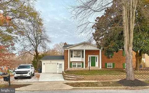 10800 Knoll Ct, Marlboro, MD 20772