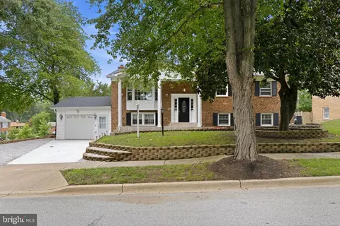 10800 Knoll Ct, Marlboro, MD 20772