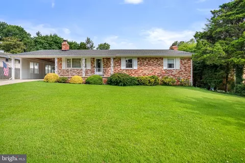 4208 Howard Rd, Beltsville, MD 20705
