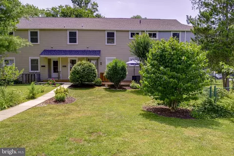 8 D Laurel Hill Rd, Greenbelt, MD 20770
