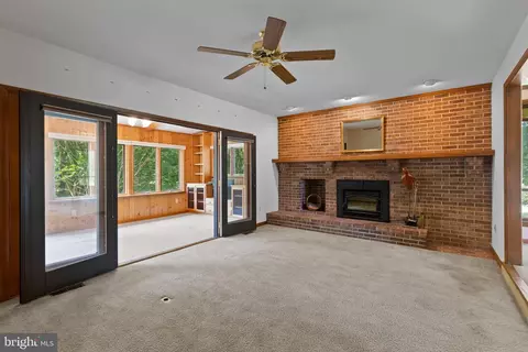 Living - 7517 Brooklyn Bridge Rd, Laurel, MD 20707 photo 4 of 4