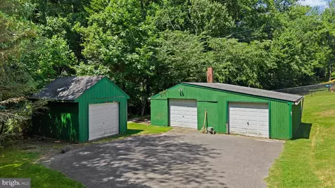 Exterior - 7517 Brooklyn Bridge Rd, Laurel, MD 20707 photo 3 of 4