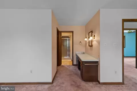 Entry Way - 7517 Brooklyn Bridge Rd, Laurel, MD 20707 photo 2 of 3