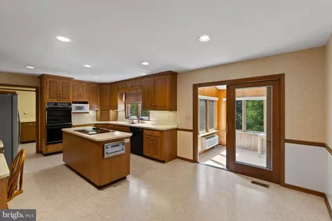 Kitchen - 7517 Brooklyn Bridge Rd, Laurel, MD 20707 photo 1 of 3