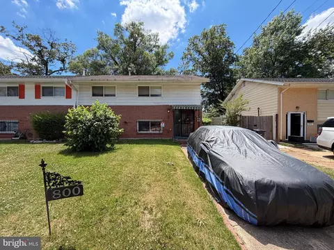 800 Booker Dr, Capitol Heights, MD 20743