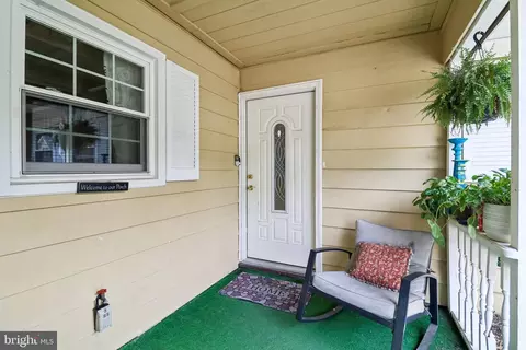 Exterior - 15751 Pointer Ridge Dr, Bowie, MD 20716 photo 3 of 16