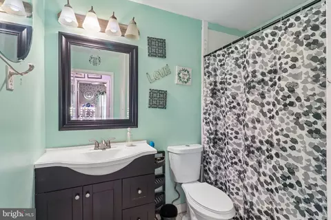 Bath - 15751 Pointer Ridge Dr, Bowie, MD 20716 photo 2 of 2
