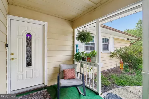 Exterior - 15751 Pointer Ridge Dr, Bowie, MD 20716 photo 4 of 16