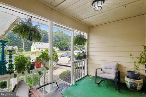 Exterior - 15751 Pointer Ridge Dr, Bowie, MD 20716 photo 6 of 16
