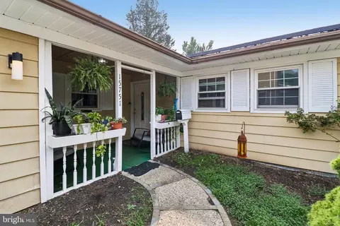 Exterior - 15751 Pointer Ridge Dr, Bowie, MD 20716 photo 2 of 16
