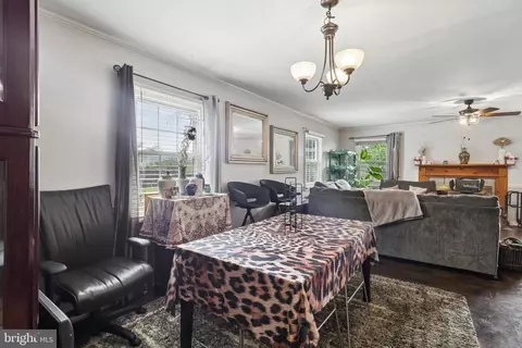 Dining - 15751 Pointer Ridge Dr, Bowie, MD 20716 photo 2 of 2