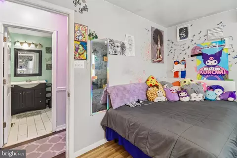 Bedroom - 15751 Pointer Ridge Dr, Bowie, MD 20716 photo 2 of 12
