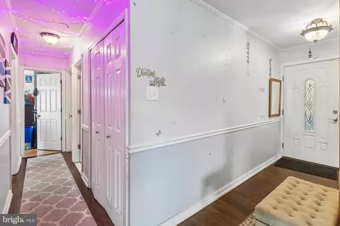 Entry Way - 15751 Pointer Ridge Dr, Bowie, MD 20716 photo 3 of 9