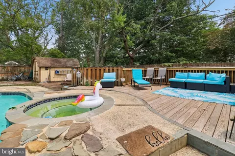 Exterior - 15751 Pointer Ridge Dr, Bowie, MD 20716 photo 11 of 16
