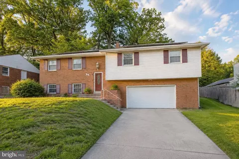 15 Herrington Dr, Marlboro, MD 20774
