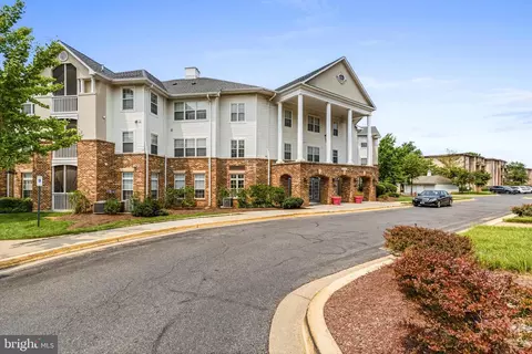 6640 Lake Park Dr #3B, Greenbelt, MD 20770