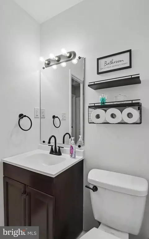 Bath - 9012 Cameron Ct, Clinton, MD 20735 photo 2 of 4