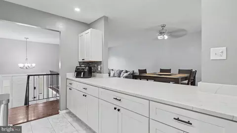 Entry Way - 9012 Cameron Ct, Clinton, MD 20735 photo 3 of 12