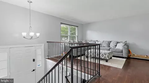 Entry Way - 9012 Cameron Ct, Clinton, MD 20735 photo 9 of 12