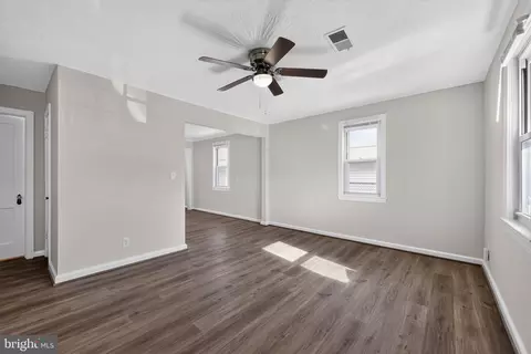 Entry Way - 1911 Arcadia Ave, Capitol Heights, MD 20743 photo 2 of 6