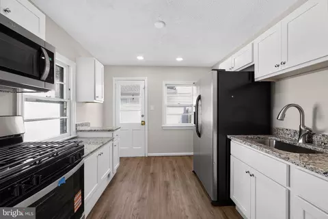 Entry Way - 1911 Arcadia Ave, Capitol Heights, MD 20743 photo 3 of 6