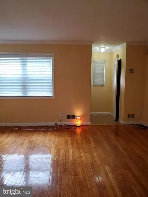 Entry Way - 8311 Navahoe Dr, Silver Spring, MD 20903 photo 2 of 8