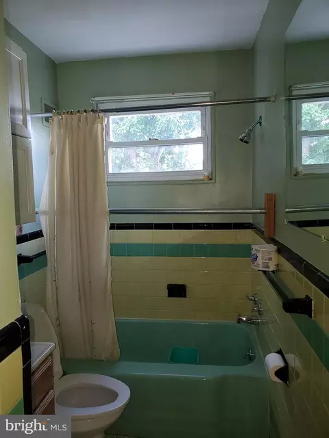 Bath - 8311 Navahoe Dr, Silver Spring, MD 20903 photo 3 of 3