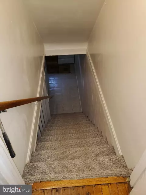 Entry Way - 8311 Navahoe Dr, Silver Spring, MD 20903 photo 5 of 8