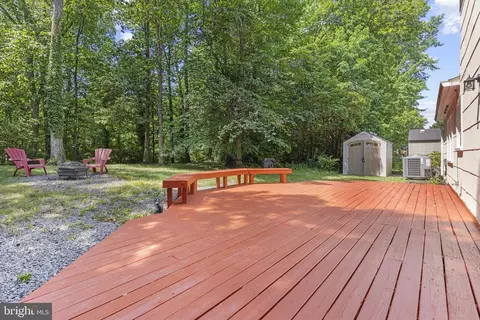 Exterior - 9005 Eastbourne Ln, Laurel, MD 20708 photo 5 of 6