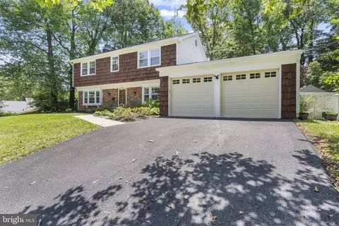 Exterior - 9005 Eastbourne Ln, Laurel, MD 20708 photo 2 of 6