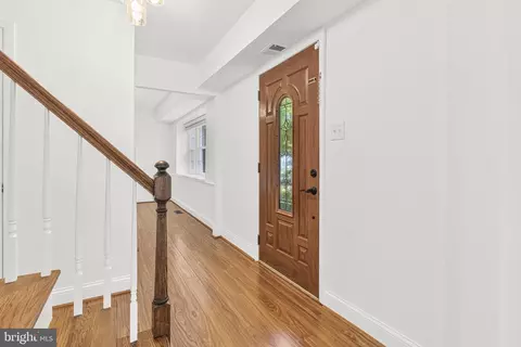 Entry Way - 9005 Eastbourne Ln, Laurel, MD 20708 photo 2 of 5