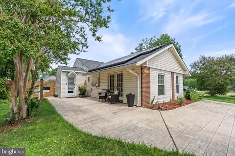 1716 Pittsfield Ln, Bowie, MD 20716