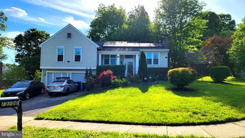 13100 N Point Ln, Laurel, MD 20708