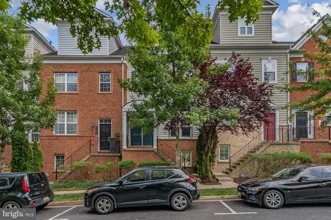 8005 Homefield Dr, Landover, MD 20785