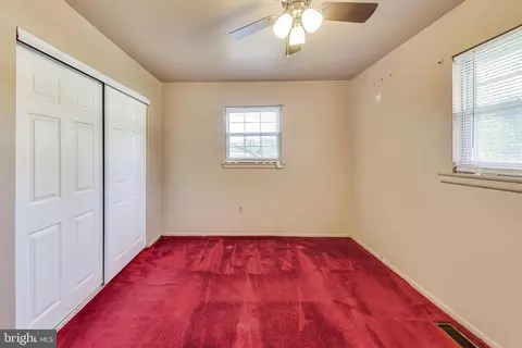 Bedroom - 7909 Grant Dr, Lanham, MD 20706 photo 4 of 7