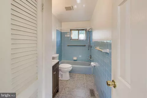 Bath - 7909 Grant Dr, Lanham, MD 20706 photo 2 of 3