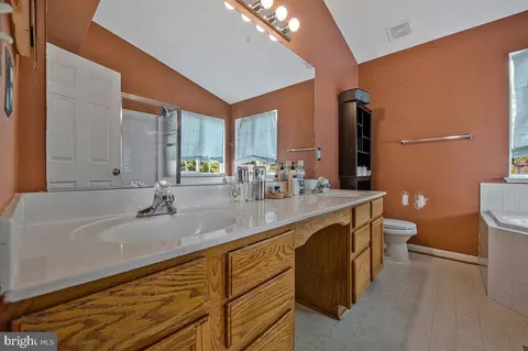 Bath - 3000 Eagles Nest Dr, Bowie, MD 20716 photo 1 of 4