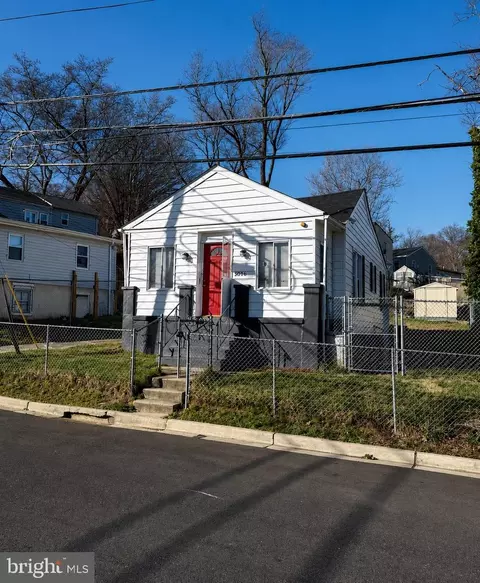 5016 Emo St, Capitol Heights, MD 20743