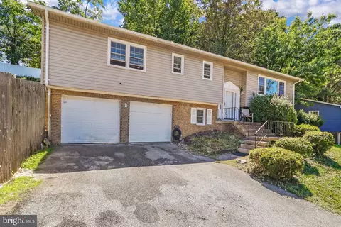 9510 Caltor Ln, Fort Washington, MD 20744