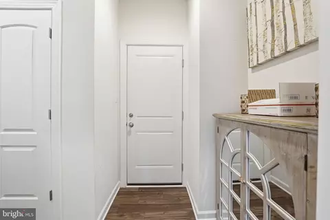 Entry Way - 6006 Savannah Dr, Brandywine, MD 20613 photo 7 of 23