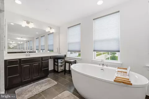 Entry Way - 6006 Savannah Dr, Brandywine, MD 20613 photo 11 of 23