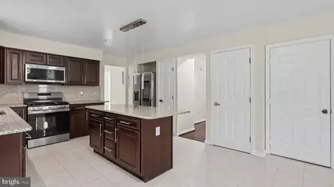 Entry Way - 8604 Cory Dr, Bowie, MD 20720 photo 8 of 15