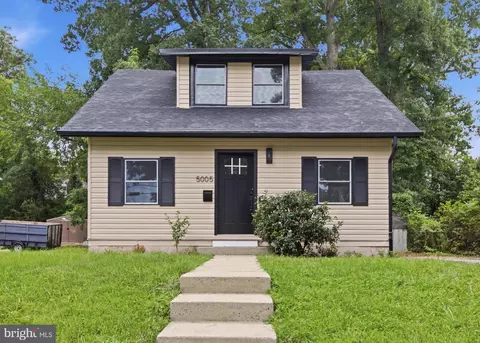 5005 Hollywood Rd, College Park, MD 20740