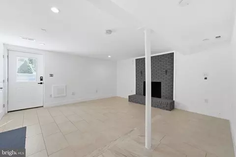 Living - 2112 Columbia Pl, Landover, MD 20785 photo 5 of 6