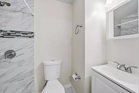 Bath - 1104 Clovis Ave, Capitol Heights, MD 20743 photo 2 of 3