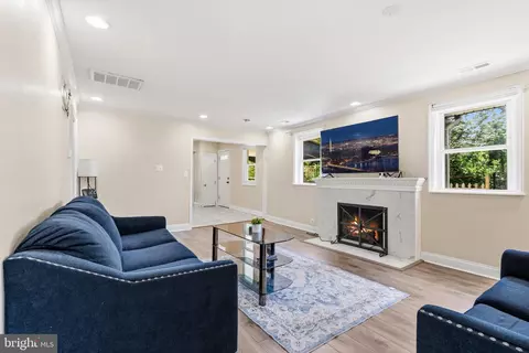 Living - 1104 Clovis Ave, Capitol Heights, MD 20743 photo 1 of 2