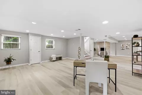 Living - 5804 Spell Rd, Clinton, MD 20735 photo 13 of 13