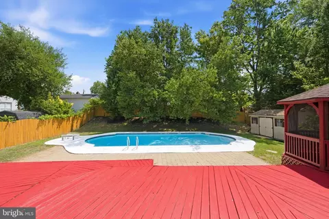 Exterior - 5804 Spell Rd, Clinton, MD 20735 photo 8 of 11
