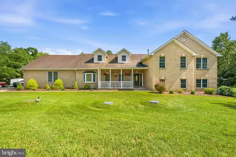 Exterior - 11901 Duckettown Rd, Laurel, MD 20708 photo 2 of 4