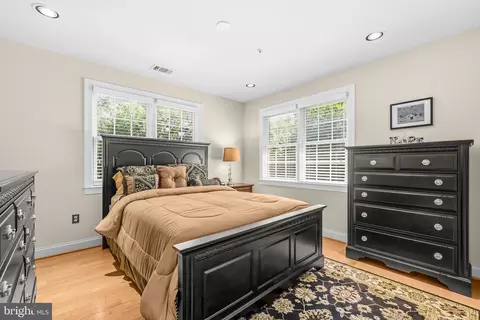 Bedroom - 11901 Duckettown Rd, Laurel, MD 20708 photo 4 of 6